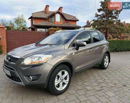 Серый Форд Куга, объемом двигателя 2 л и пробегом 221 тыс. км за 9984 $, фото 1 на Automoto.ua