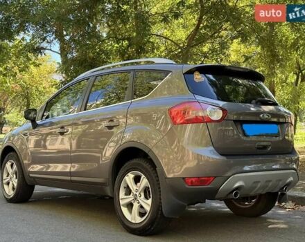 Серый Форд Куга, объемом двигателя 2 л и пробегом 218 тыс. км за 10500 $, фото 1 на Automoto.ua