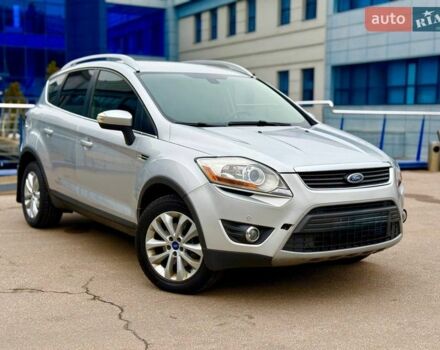 Серый Форд Куга, объемом двигателя 2 л и пробегом 200 тыс. км за 7500 $, фото 1 на Automoto.ua