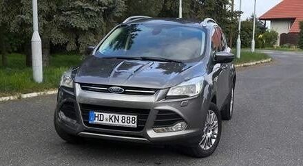 Сірий Форд Куга, об'ємом двигуна 2 л та пробігом 156 тис. км за 9400 $, фото 1 на Automoto.ua