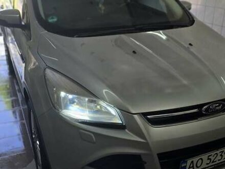 Форд Куга 2014 в Ужгороде на Automoto.ua Серый Форд Куга, объемом двигателя 2 л и пробегом 261 тыс. км за 14800 $, фото 1 на Automoto.ua