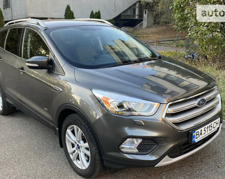 Серый Форд Куга, объемом двигателя 2 л и пробегом 161 тыс. км за 17500 $, фото 1 на Automoto.ua