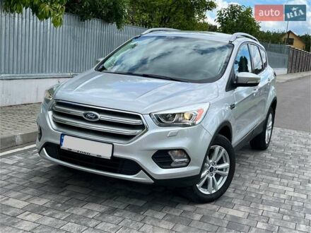 Серый Форд Куга, объемом двигателя 2 л и пробегом 195 тыс. км за 16400 $, фото 1 на Automoto.ua