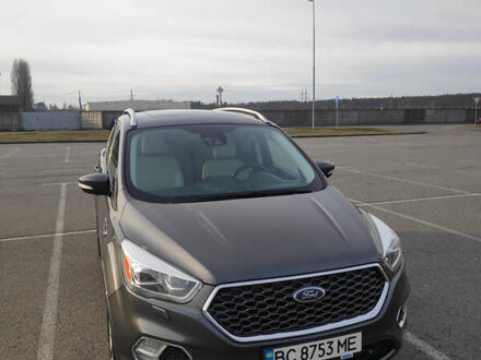 Форд Куга 2016 у Львові на Automoto.ua Сірий Форд Куга, об'ємом двигуна 2 л та пробігом 173 тис. км за 20000 $, фото 1 на Automoto.ua