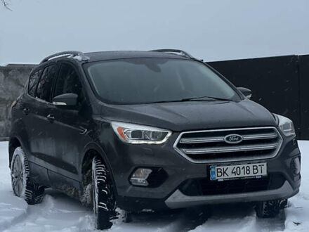 Серый Форд Куга, объемом двигателя 2 л и пробегом 203 тыс. км за 17000 $, фото 1 на Automoto.ua