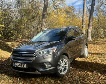 Форд Куга 2016 в Киеве на Automoto.ua Серый Форд Куга, объемом двигателя 2 л и пробегом 198 тыс. км за 17599 $, фото 1 на Automoto.ua