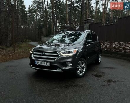 Сірий Форд Куга, об'ємом двигуна 2 л та пробігом 199 тис. км за 16300 $, фото 1 на Automoto.ua