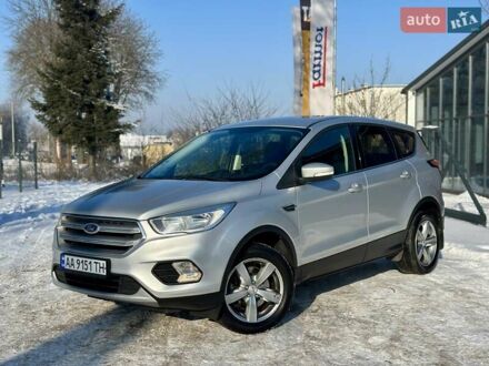 Сірий Форд Куга, об'ємом двигуна 2 л та пробігом 157 тис. км за 15350 $, фото 1 на Automoto.ua