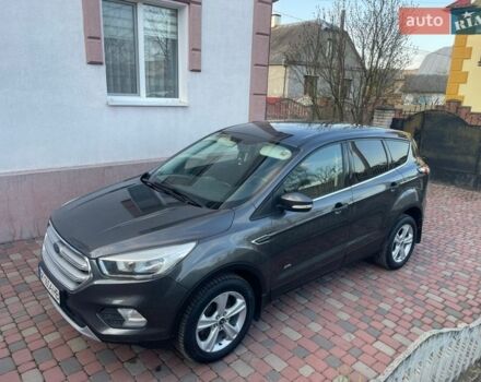 Серый Форд Куга, объемом двигателя 2 л и пробегом 217 тыс. км за 13900 $, фото 1 на Automoto.ua