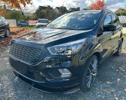 Форд Куга 2017 в Черновцах на Automoto.ua Серый Форд Куга, объемом двигателя 2 л и пробегом 61 тыс. км за 12400 $, фото 1 на Automoto.ua