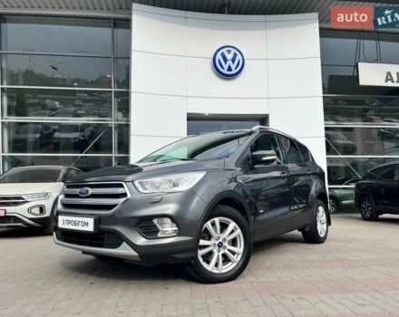 Серый Форд Куга, объемом двигателя 2 л и пробегом 132 тыс. км за 15900 $, фото 1 на Automoto.ua