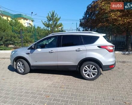Сірий Форд Куга, об'ємом двигуна 2 л та пробігом 147 тис. км за 17900 $, фото 1 на Automoto.ua