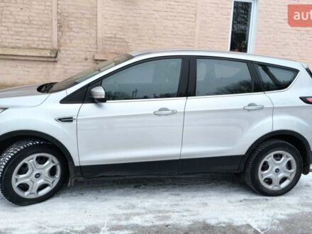 Сірий Форд Куга, об'ємом двигуна 1.5 л та пробігом 82 тис. км за 15000 $, фото 1 на Automoto.ua