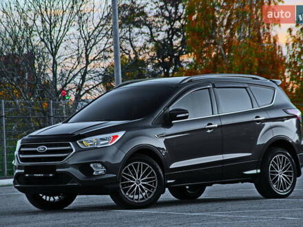 Серый Форд Куга, объемом двигателя 2 л и пробегом 83 тыс. км за 15300 $, фото 1 на Automoto.ua