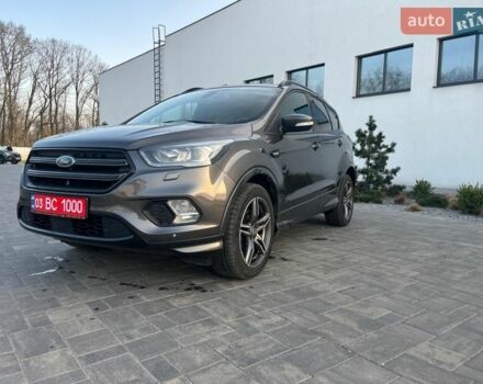 Серый Форд Куга, объемом двигателя 2 л и пробегом 240 тыс. км за 18500 $, фото 1 на Automoto.ua