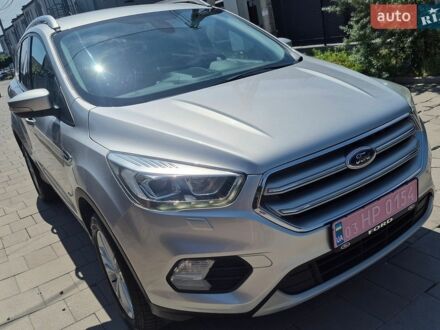Сірий Форд Куга, об'ємом двигуна 2 л та пробігом 193 тис. км за 16750 $, фото 1 на Automoto.ua
