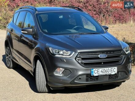 Сірий Форд Куга, об'ємом двигуна 1.5 л та пробігом 180 тис. км за 15899 $, фото 1 на Automoto.ua