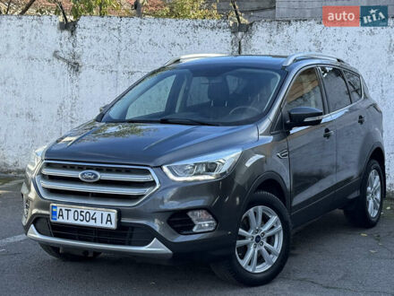 Форд Куга 2018 у Стрые на Automoto.ua Сірий Форд Куга, об'ємом двигуна 2 л та пробігом 217 тис. км за 13900 $, фото 1 на Automoto.ua