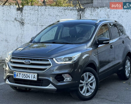 Форд Куга 2018 в Стрые на Automoto.ua Серый Форд Куга, объемом двигателя 2 л и пробегом 217 тыс. км за 13900 $, фото 1 на Automoto.ua