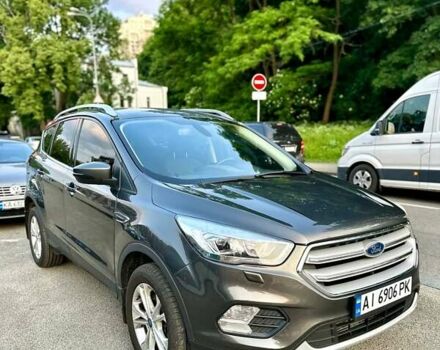 Серый Форд Куга, объемом двигателя 2 л и пробегом 138 тыс. км за 17900 $, фото 1 на Automoto.ua