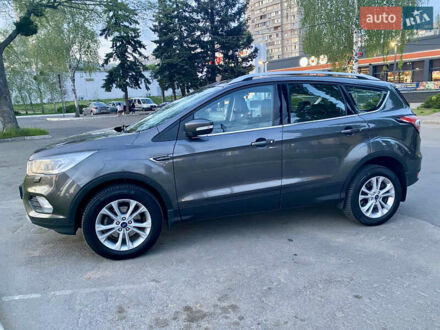 Форд Куга 2019 в Харькове на Automoto.ua Серый Форд Куга, объемом двигателя 1.5 л и пробегом 160 тыс. км за 17999 $, фото 1 на Automoto.ua