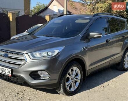 Сірий Форд Куга, об'ємом двигуна 1.5 л та пробігом 121 тис. км за 18000 $, фото 1 на Automoto.ua