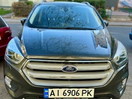 Серый Форд Куга, объемом двигателя 2 л и пробегом 138 тыс. км за 17200 $, фото 1 на Automoto.ua