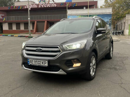 Сірий Форд Куга, об'ємом двигуна 2 л та пробігом 160 тис. км за 15000 $, фото 1 на Automoto.ua