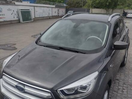 Серый Форд Куга, объемом двигателя 2 л и пробегом 43 тыс. км за 22950 $, фото 1 на Automoto.ua