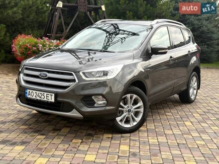 Сірий Форд Куга, об'ємом двигуна 2 л та пробігом 48 тис. км за 19700 $, фото 1 на Automoto.ua