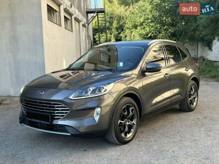 Форд Куга 2020 в Тернополе на Automoto.ua Серый Форд Куга, объемом двигателя 2 л и пробегом 108 тыс. км за 23800 $, фото 1 на Automoto.ua