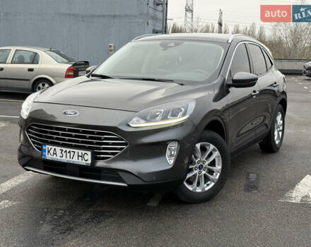 Серый Форд Куга, объемом двигателя 1.5 л и пробегом 68 тыс. км за 22500 $, фото 1 на Automoto.ua