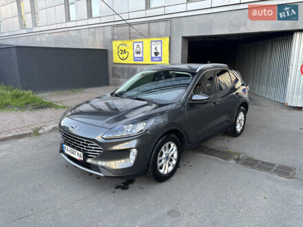 Форд Куга 2021 в Киеве на Automoto.ua Серый Форд Куга, объемом двигателя 1.5 л и пробегом 23 тыс. км за 27000 $, фото 1 на Automoto.ua