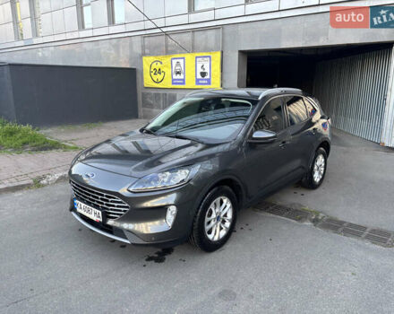 Сірий Форд Куга, об'ємом двигуна 1.5 л та пробігом 23 тис. км за 27000 $, фото 1 на Automoto.ua