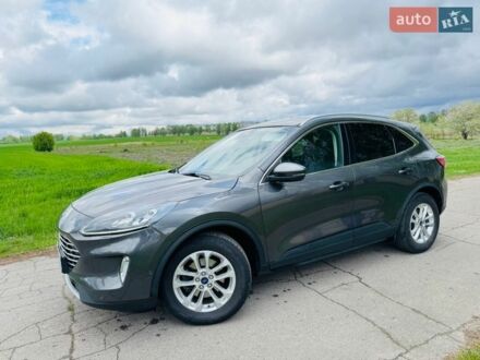Сірий Форд Куга, об'ємом двигуна 1.5 л та пробігом 40 тис. км за 22500 $, фото 1 на Automoto.ua