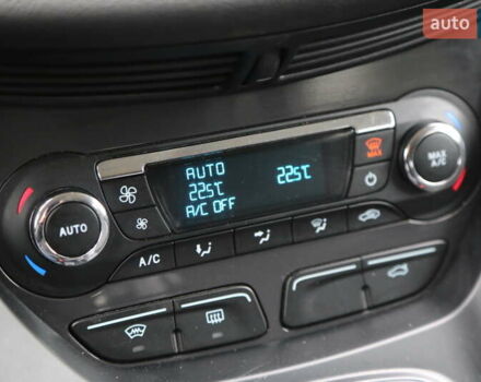 Форд Куга 2013 в Киеве на Automoto.ua Синий Форд Куга, объемом двигателя 2 л и пробегом 141 тыс. км за 12500 $, фото 19 на Automoto.ua