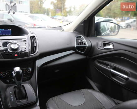 Форд Куга 2013 в Киеве на Automoto.ua Синий Форд Куга, объемом двигателя 2 л и пробегом 141 тыс. км за 12500 $, фото 14 на Automoto.ua