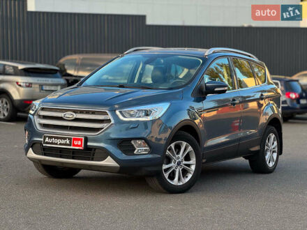 Форд Куга 2019 в Киеве на Automoto.ua Синий Форд Куга, объемом двигателя 1.5 л и пробегом 74 тыс. км за 18390 $, фото 1 на Automoto.ua