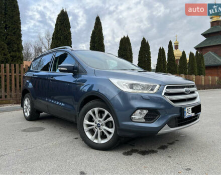 Синий Форд Куга, объемом двигателя 1.5 л и пробегом 62 тыс. км за 18500 $, фото 1 на Automoto.ua