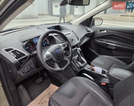 Зеленый Форд Куга, объемом двигателя 2 л и пробегом 262 тыс. км за 13300 $, фото 6 на Automoto.ua