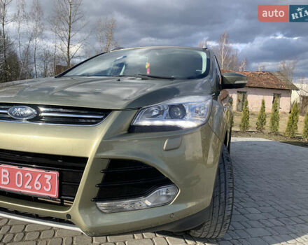 Зелений Форд Куга, об'ємом двигуна 2 л та пробігом 211 тис. км за 12900 $, фото 3 на Automoto.ua