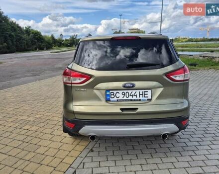 Зеленый Форд Куга, объемом двигателя 2 л и пробегом 241 тыс. км за 13500 $, фото 4 на Automoto.ua