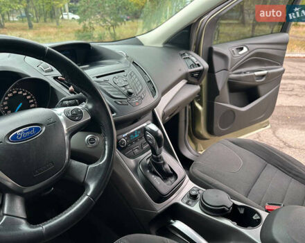 Зелений Форд Куга, об'ємом двигуна 2 л та пробігом 189 тис. км за 12999 $, фото 10 на Automoto.ua