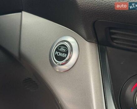 Форд Куга 2013 в Харькове на Automoto.ua Зеленый Форд Куга, объемом двигателя 2 л и пробегом 157 тыс. км за 12800 $, фото 37 на Automoto.ua