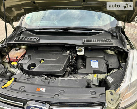 Зелений Форд Куга, об'ємом двигуна 2 л та пробігом 235 тис. км за 14777 $, фото 89 на Automoto.ua