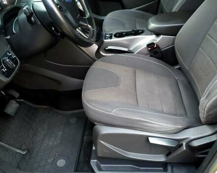 Форд Куга 2015 в Кривом Роге на Automoto.ua Зеленый Форд Куга, объемом двигателя 2 л и пробегом 167 тыс. км за 11900 $, фото 12 на Automoto.ua