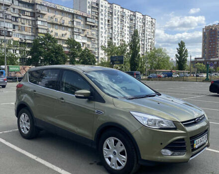 Зелений Форд Куга, об'ємом двигуна 2 л та пробігом 112 тис. км за 14250 $, фото 1 на Automoto.ua