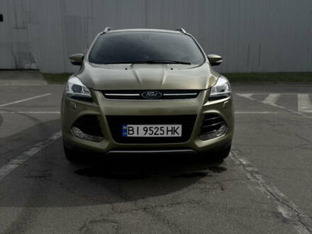 Форд Куга 2015 в Полтаве на Automoto.ua Зеленый Форд Куга, объемом двигателя 2 л и пробегом 143 тыс. км за 14000 $, фото 1 на Automoto.ua
