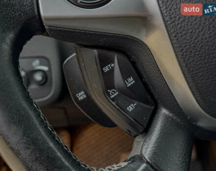 Помаранчевий Форд Куга, об'ємом двигуна 2 л та пробігом 249 тис. км за 14950 $, фото 75 на Automoto.ua