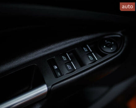 Оранжевый Форд Куга, объемом двигателя 2 л и пробегом 237 тыс. км за 14600 $, фото 27 на Automoto.ua